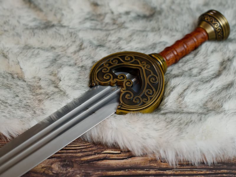 Herugrim, épée de Théoden (Le Seigneur des Anneaux) #Terressens Herugrim, épée de Théoden (Le Seigneur des Anneaux) #Terressens