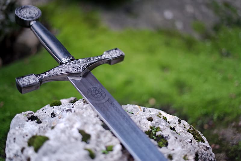 Excalibur, la espada del Rey Arturo, con soporte de pared