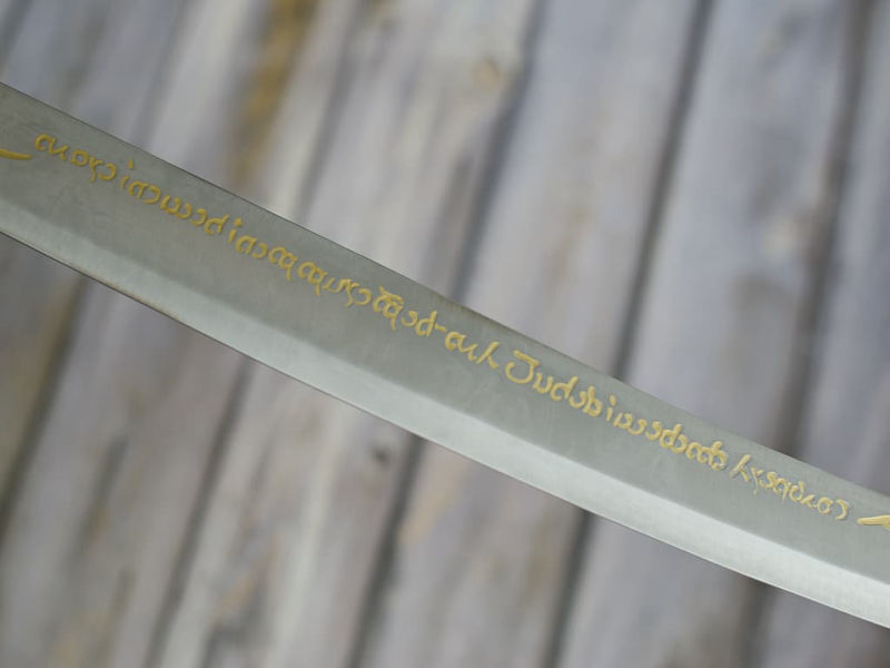 Hadhafang, espada de Arwen Undómiel, la Estrella de la Tarde (El Señor de los Anillos) Hadhafang, espada de Arwen Undómiel, la Estrella de la Tarde (El Señor de los Anillos)