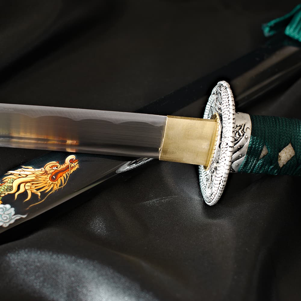 Obtenga espada katana afilada de calidad para su colección