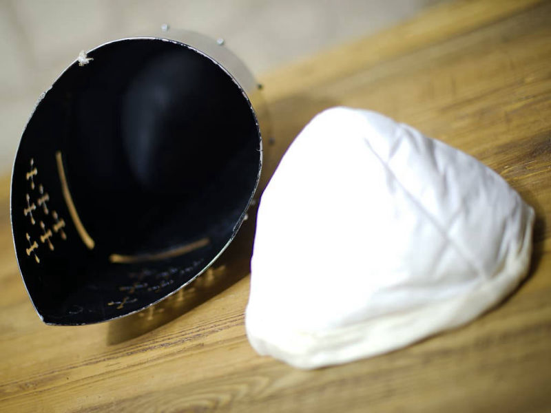 Casco de caballero templario medieval con protección acolchada Casco de caballero templario medieval con protección acolchada