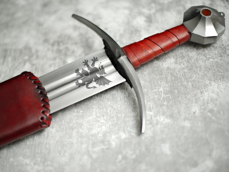 Grabado personalizado en una espada o daga #Terressens Grabado personalizado en una espada o daga #Terressens