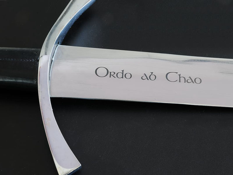 Grabado personalizado en una espada o daga #Terressens Grabado personalizado en una espada o daga #Terressens