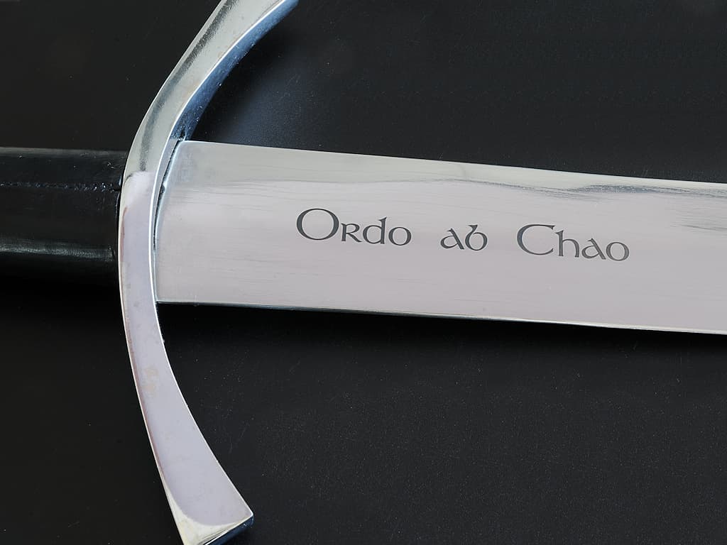 Grabado personalizado en una espada o daga #Terressens Grabado personalizado en una espada o daga #Terressens