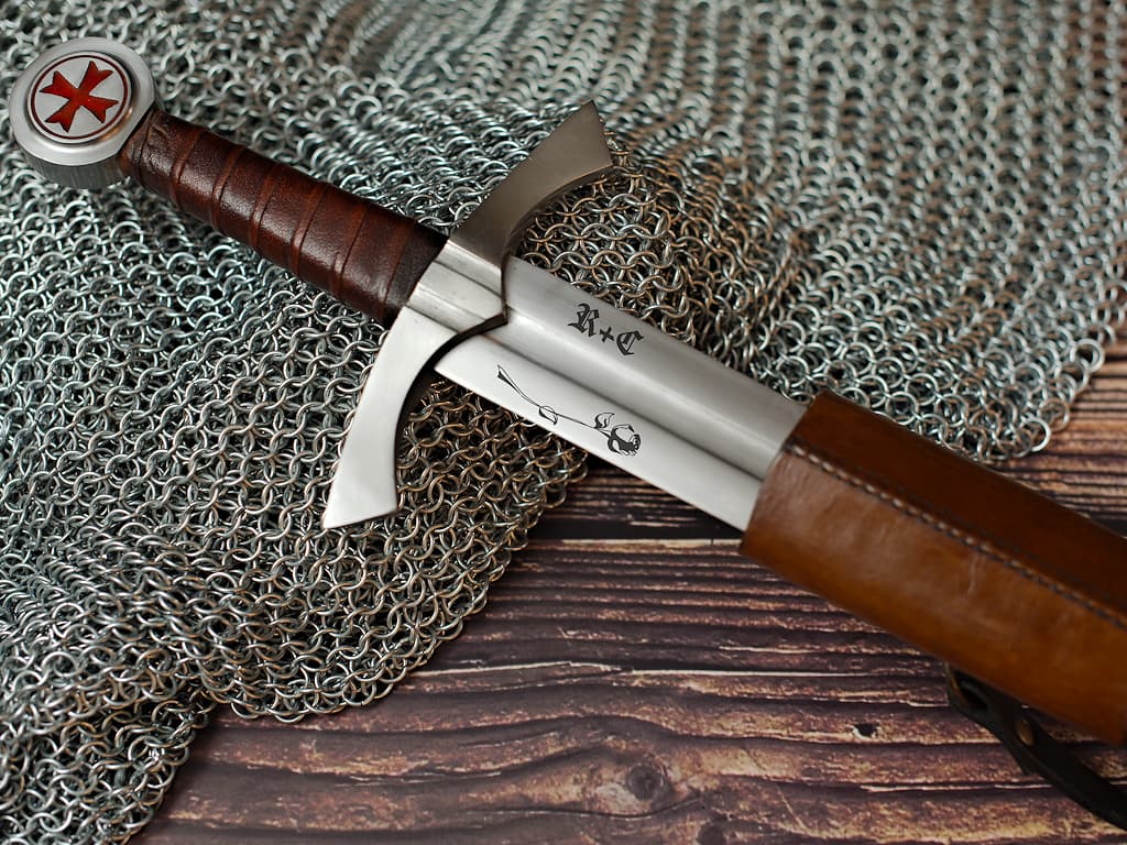 Grabado personalizado en una espada o daga #Terressens Grabado personalizado en una espada o daga #Terressens