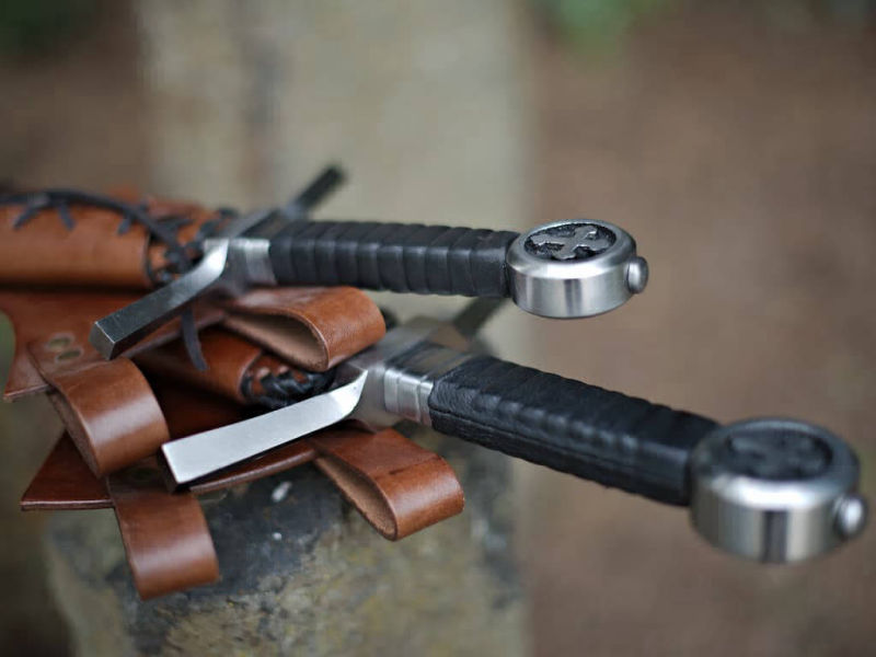 Espada y daga de caballero cruzado medieval (juego de combate, suministrado con vaina de cuero marrón con cordones negros)