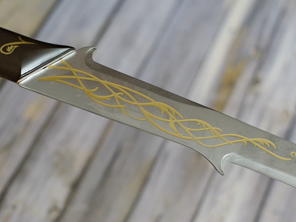 Hadhafang, espada de Arwen Undómiel, la Estrella de la Tarde (El Señor de los Anillos) Hadhafang, espada de Arwen Undómiel, la Estrella de la Tarde (El Señor de los Anillos)