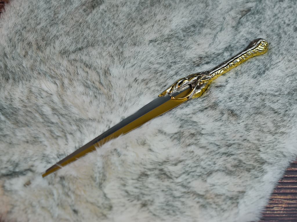 Daga de Finrod (Galadriel), origen de los Anillos de Poder (El Señor de los Anillos) Daga de Finrod (Galadriel), origen de los Anillos de Poder (El Señor de los Anillos)