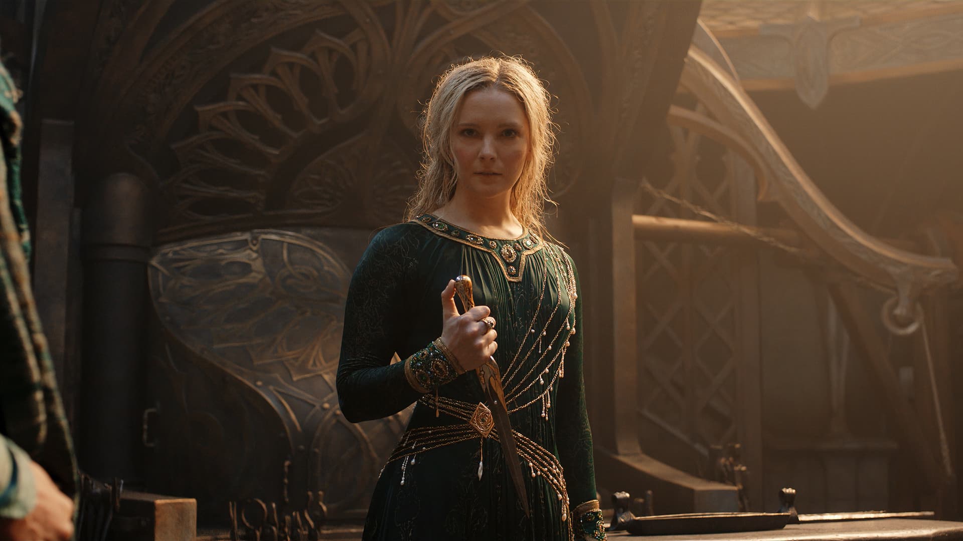 Galadriel, Elfa de la línea real de Ñoldor, hija de Finarfin y hermana de Finrod Felagund