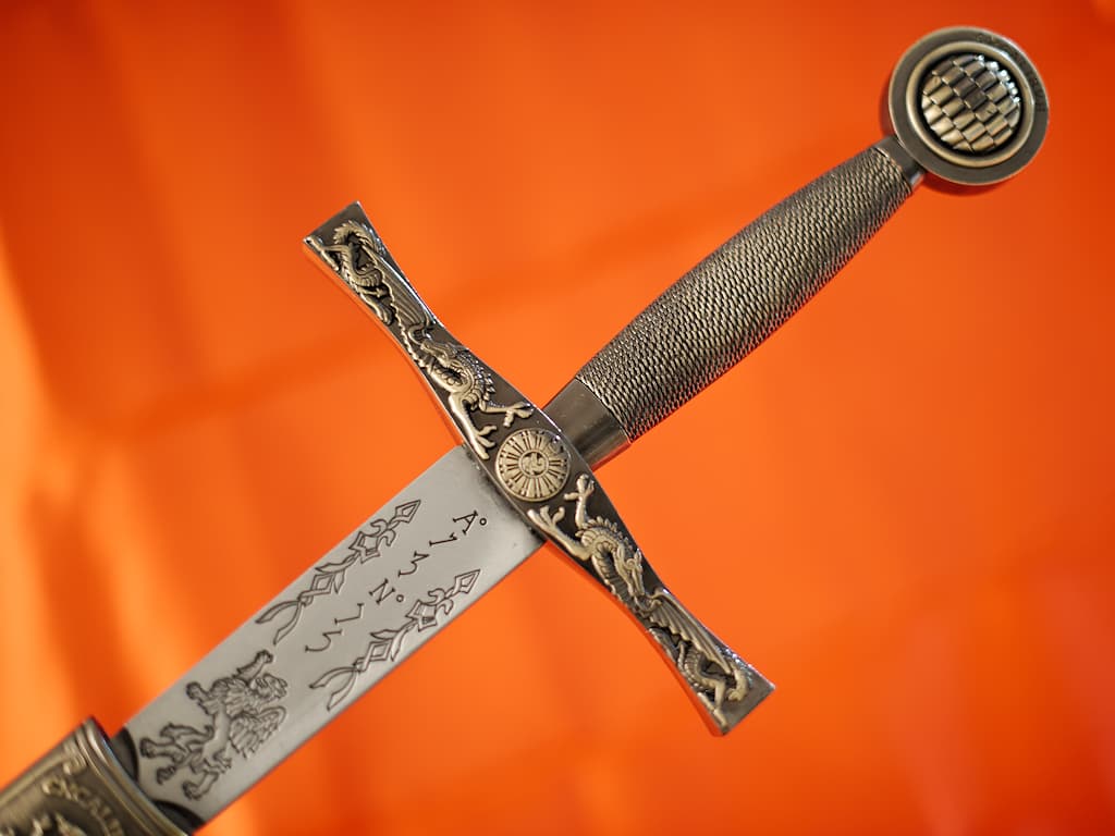 Excalibur, l'Épée du roi Arthur, avec fourreau rouge tressé #Terressens