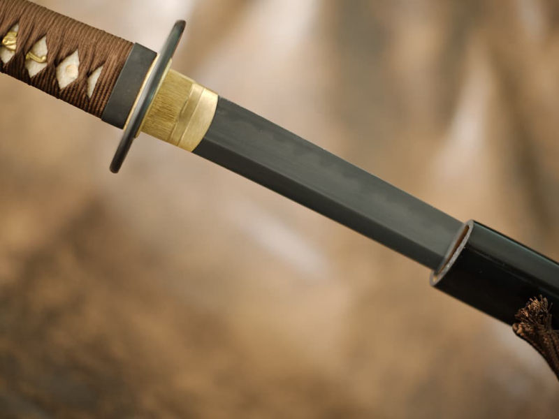 Katana Terre sacrée (聖地, Seichi), lame aiguisée 1095, véritable hamon, tressages bruns #Terressens Katana Terre sacrée (聖地, Seichi), lame aiguisée 1095, véritable hamon, tressages bruns #Terressens