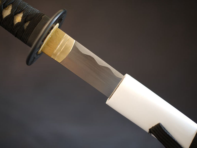 Katana aiguisé Kuro to Shiro (黒と白 noir et blanc) #Terressens Katana aiguisé Kuro to Shiro (黒と白 noir et blanc) #Terressens
