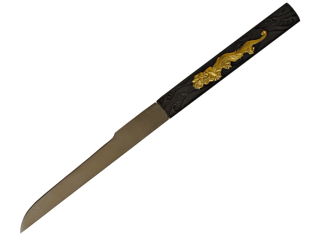 Mù-jīn, wakizashi aiguisé bois (mù, 木) métal (jīn, 金) : détail de la lame sortant de son fourreau (saya), posé sur un bambou naturel Sakura, wakizashi aiguisé (桜 fleur de cerisier) #Terressens