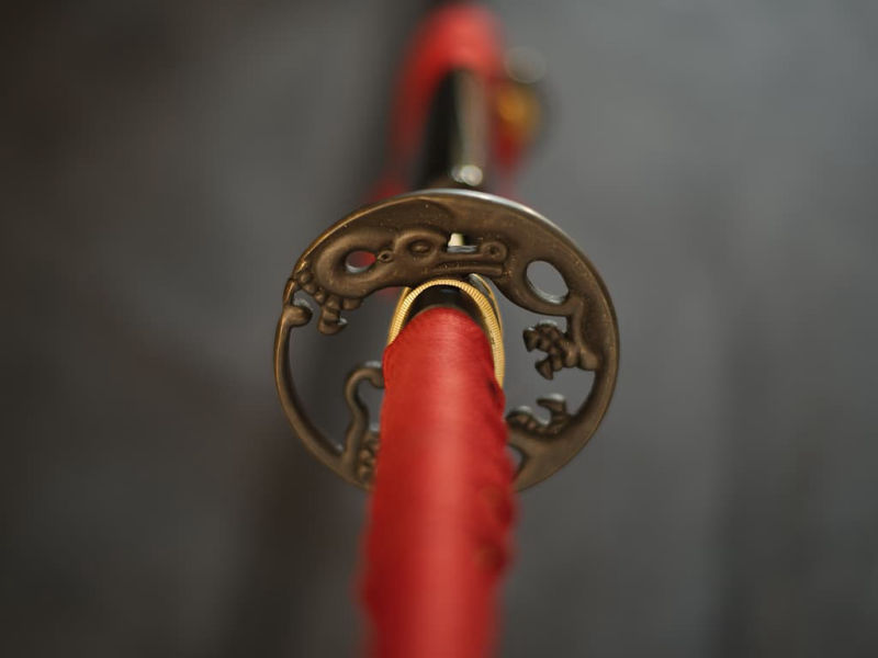 Wakizashi aiguisé Ake (朱, rouge sang), ito et sageo rouge sombre #Terressens Wakizashi aiguisé Ake (朱, rouge sang), ito et sageo rouge sombre #Terressens