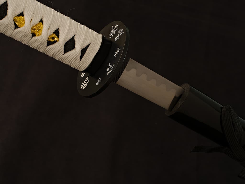 Katana de décoration « Dragon des profondeurs » #Terressens Katana de décoration « Dragon des profondeurs » #Terressens