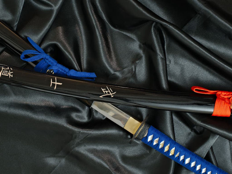Mù-jīn, wakizashi aiguisé bois (mù, 木) métal (jīn, 金) : détail de le saya et de la tsuka Bushidō, katanas aiguisés (武士道 la voie du guerrier) #Terressens