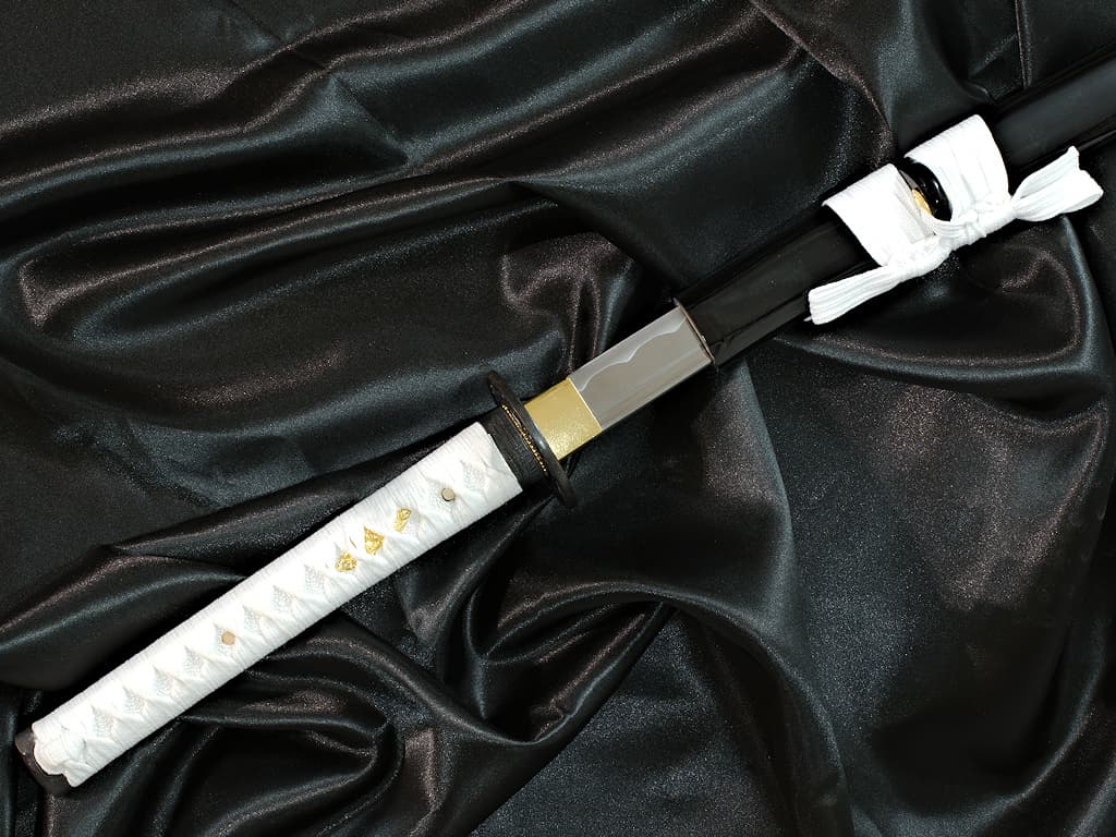 Mù-jīn, wakizashi aiguisé bois (mù, 木) métal (jīn, 金) : détail de le saya et de la tsuka Ikigaï, katana aiguisé (生き甲斐 raison d'être, sens de la vie) #Terressens