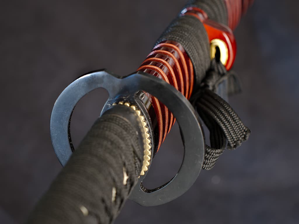 Senshi, katana aiguisé, saya rouge sombre à gorges (戦士 soldat, guerrier) #Terressens Senshi, katana aiguisé, saya rouge sombre à gorges (戦士 soldat, guerrier) #Terressens