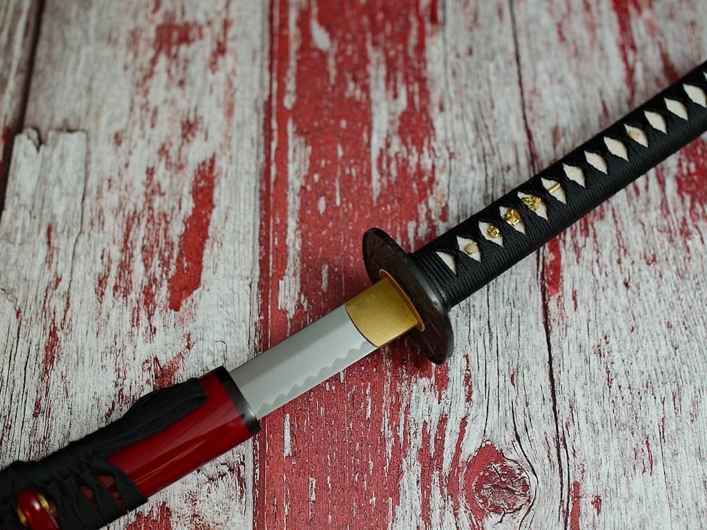 Katana aiguisé « ikazuchi » (雷 foudre, tonnerre), forge Shihomizue, trempe sélective, rouge et noir #Terressens Katana aiguisé « ikazuchi » (雷 foudre, tonnerre), forge Shihomizue, trempe sélective, rouge et noir #Terressens