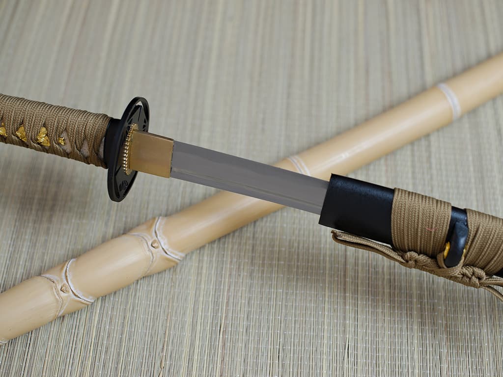 Tsuchi kara, wakizashi aiguisé (土から, issu du terreau, de la terre) #Terressens Tsuchi kara, wakizashi aiguisé (土から, issu du terreau, de la terre) #Terressens