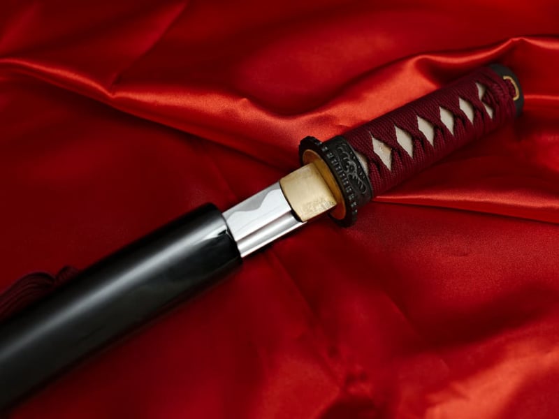 Tantō aiguisé forge Damas « Ketsueki » (血液, sang), tressages rouges #Terressens Tantō aiguisé forge Damas « Ketsueki » (血液, sang), tressages rouges #Terressens