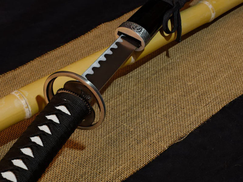 Katana negra Mitsu Tomoe
