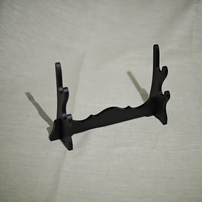 Soporte para la presentación de dos espadas japonesas: dos katanas o una katana y un wakizashi (Daishō 大小) #Terressens Soporte para la presentación de dos espadas japonesas: dos katanas o una katana y un wakizashi (Daishō 大小) #Terressens