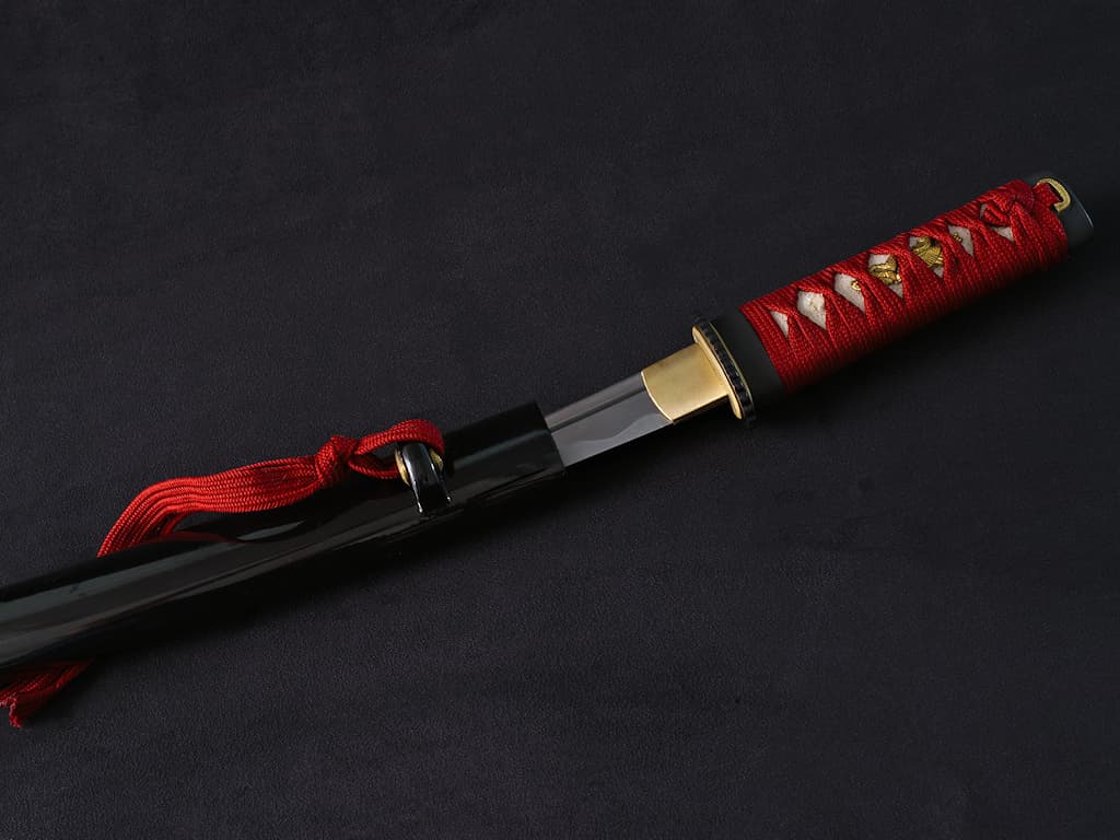 Tantō afilado Ake (朱, rojo sangre), ito y sageo rojo oscuro #Terressens Tantō afilado Ake (朱, rojo sangre), ito y sageo rojo oscuro #Terressens