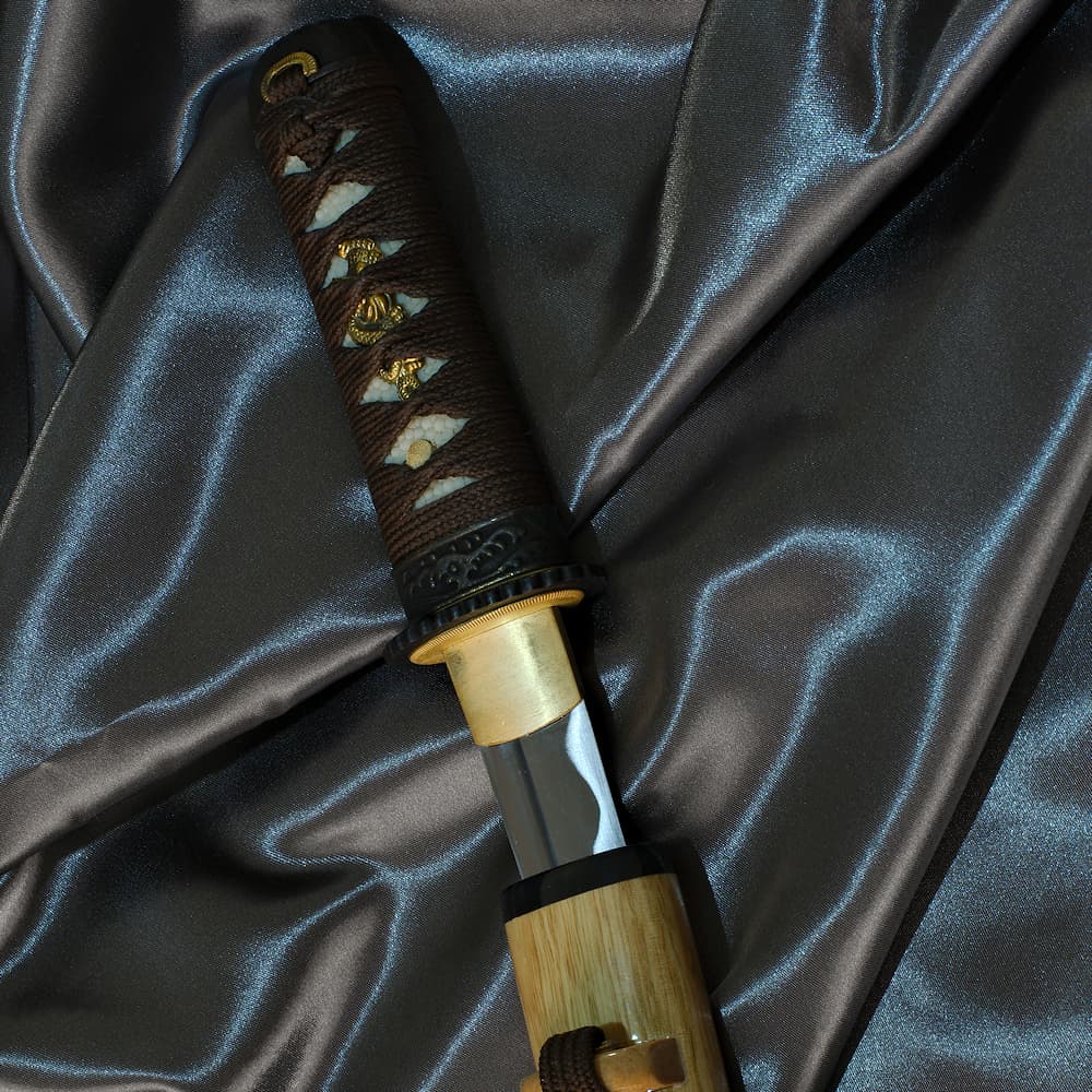 Mù-jīn, tantō madera afilada (mù, 木) metal (jīn, 金) #Terressens