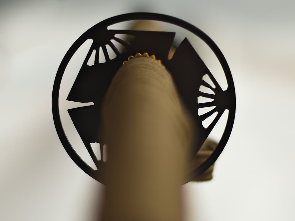 Tsuchi kara, katana afilada (土から, de la tierra) #Terressens