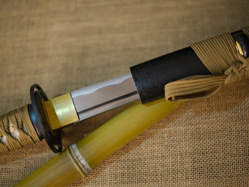 Tsuchi kara, katana afilada (土から, de la tierra) #Terressens