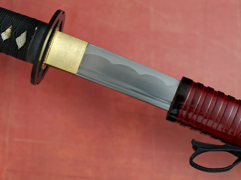 Senshi, katana afilada, saya rojo oscuro con gargantas (戦士 soldado, guerrero) #Terressens Senshi, katana afilada, saya rojo oscuro con gargantas (戦士 soldado, guerrero) #Terressens