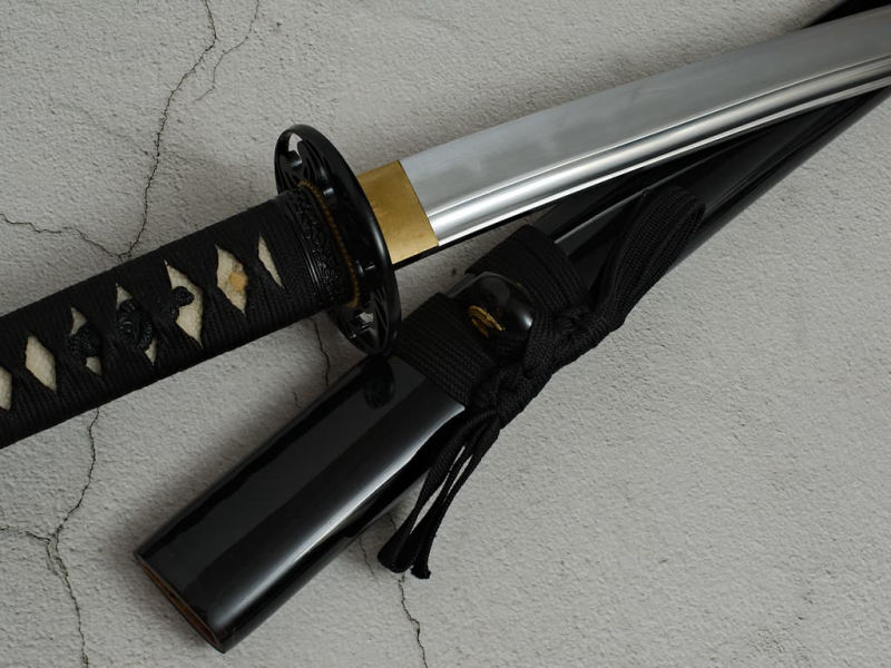 Katana "Tsuru" (鶴 grulla japonesa), forja Kobuse, templado selectivo #Terressens Katana "Tsuru" (鶴 grulla japonesa), forja Kobuse, templado selectivo #Terressens
