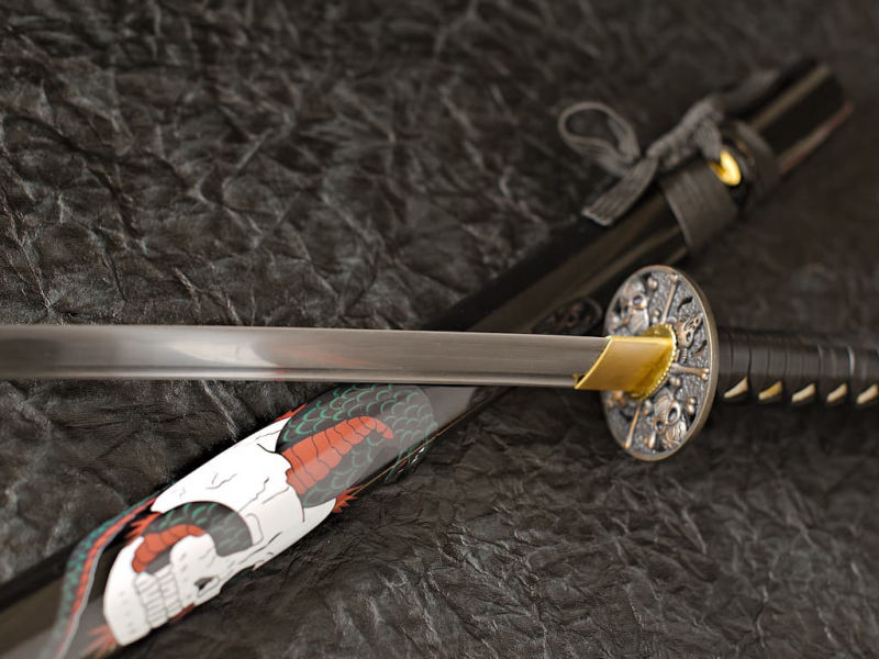 Katana afilada "Sombra del Caos", engastada con cráneos de serpiente, humano y demonio #Terressens Katana afilada "Sombra del Caos", engastada con cráneos de serpiente, humano y demonio #Terressens