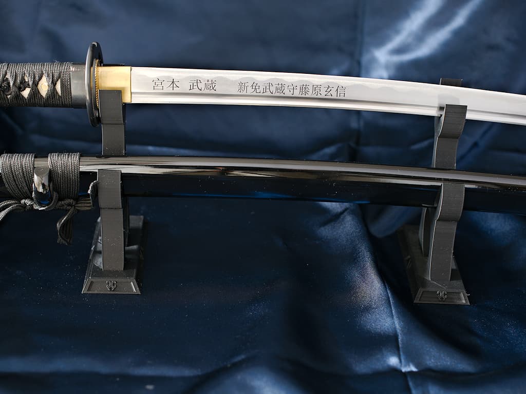 Soporte para katana "Fukuza" (複座, dos asientos), para dos espadas japonesas #Terressens Soporte para katana "Fukuza" (複座, dos asientos), para dos espadas japonesas #Terressens