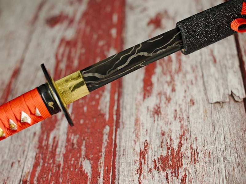 Katana afilada "éclair d'acier", hoja de acero 1045 negro con motivo de relámpago #Terressens Katana afilada "éclair d'acier", hoja de acero 1045 negro con motivo de relámpago #Terressens